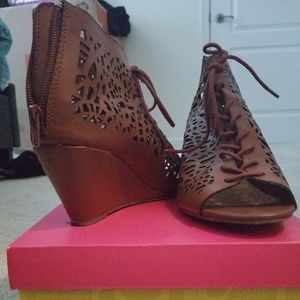 Charlotte Russe heel/sandal